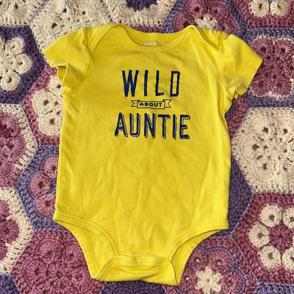 🎉Carter's Yellow "Wild About Auntie" Baby One-Piece. E418